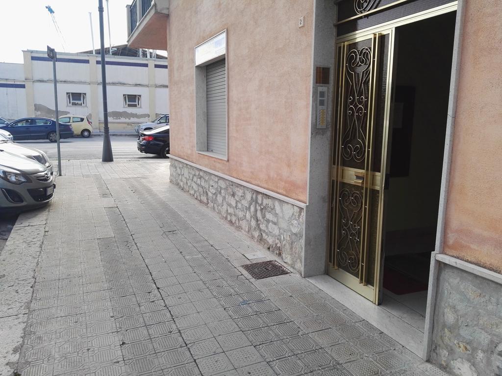 L'Oasi Del Porto Bed and Breakfast Trapani Exterior foto