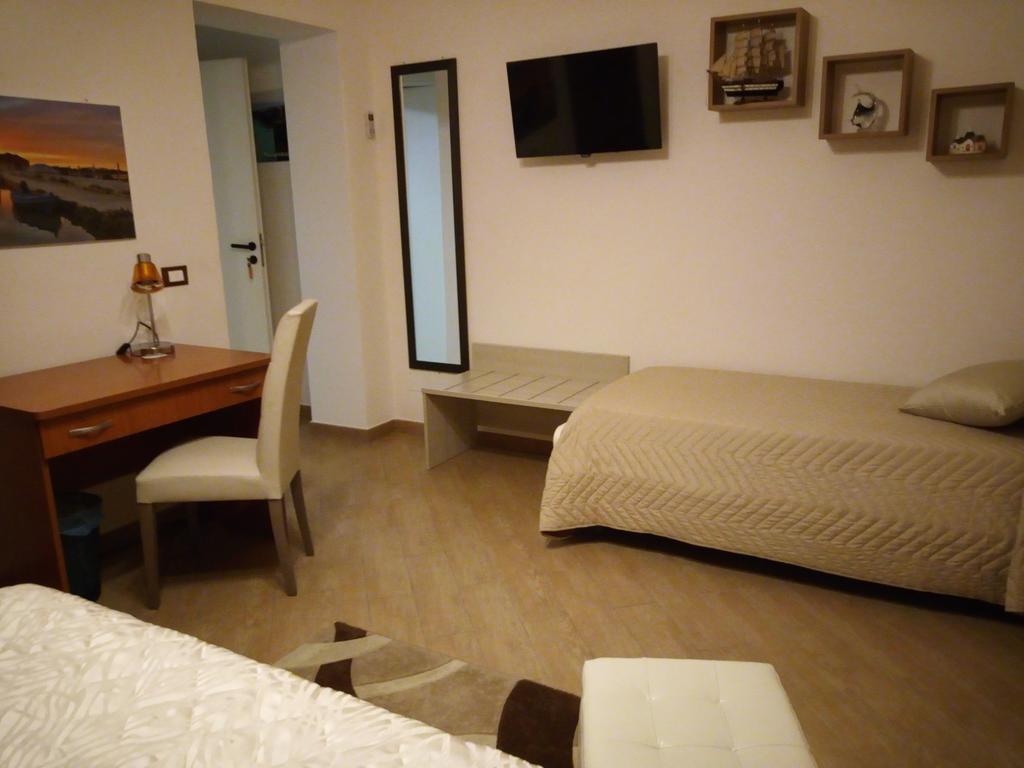 L'Oasi Del Porto Bed and Breakfast Trapani Exterior foto
